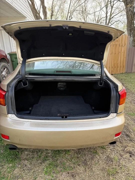 2006 Lexus IS 2nd Gen - Image 8 of 9