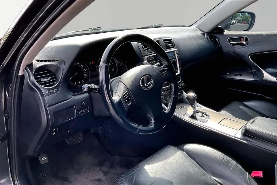 2006 Lexus IS 2nd Gen - Image 6 of 9