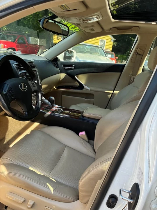 2006 Lexus IS 2nd Gen - Image 17 of 20