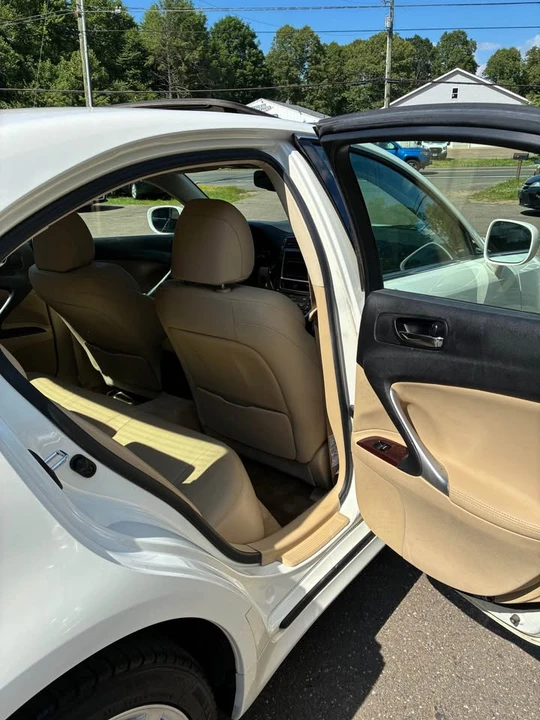 2006 Lexus IS 2nd Gen - Image 9 of 20
