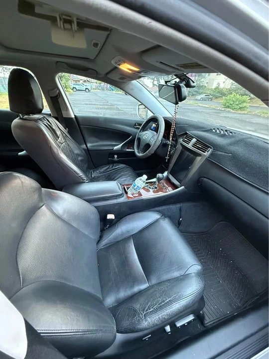 2006 Lexus IS 2nd Gen - Image 15 of 16