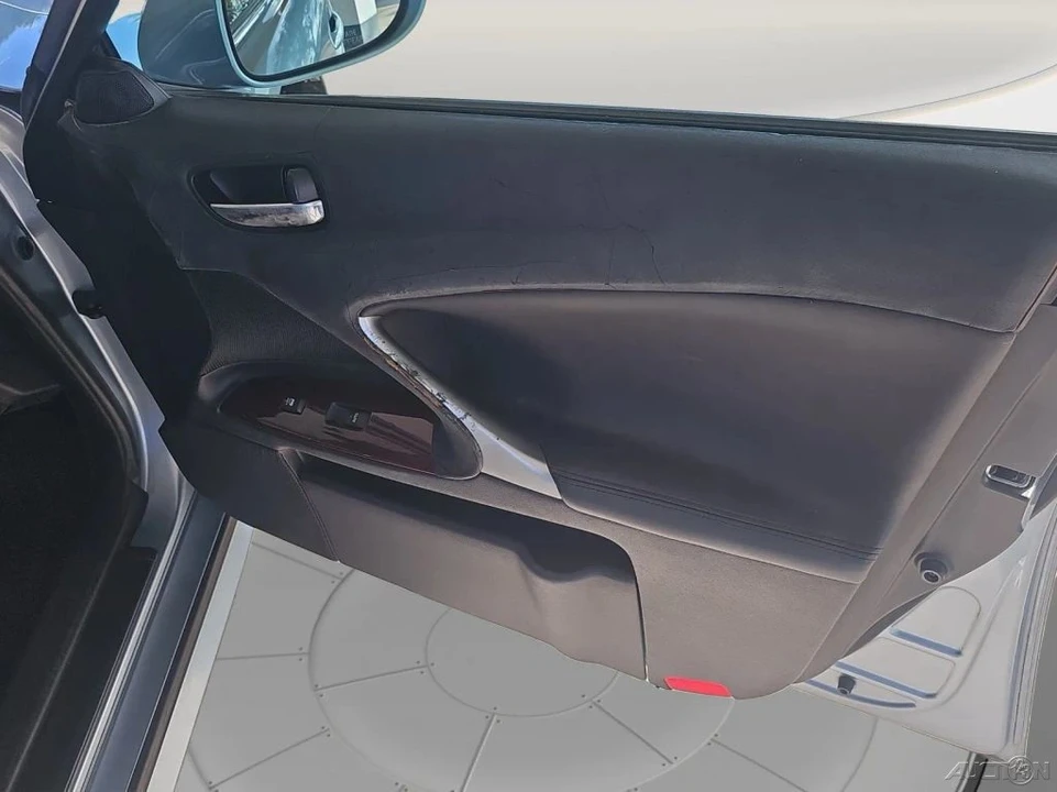 2006 Lexus IS 2nd Gen - Image 18 of 21