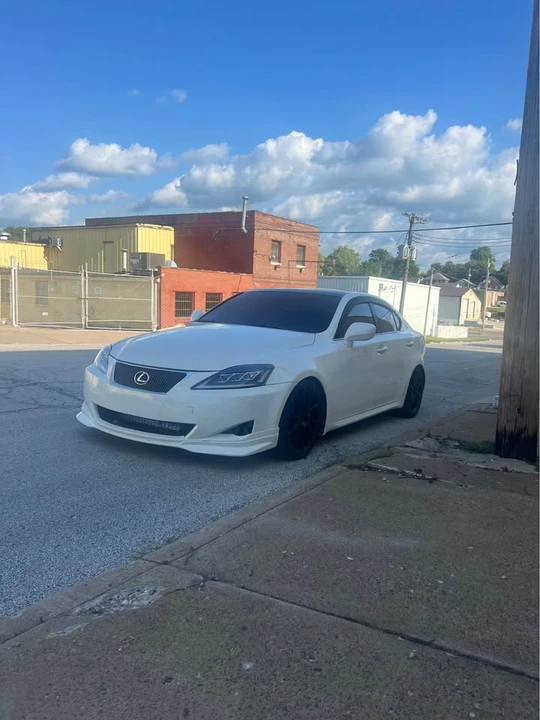 2006 Lexus IS 2nd Gen - Image 2 of 12