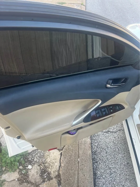 2006 Lexus IS 2nd Gen - Image 8 of 12