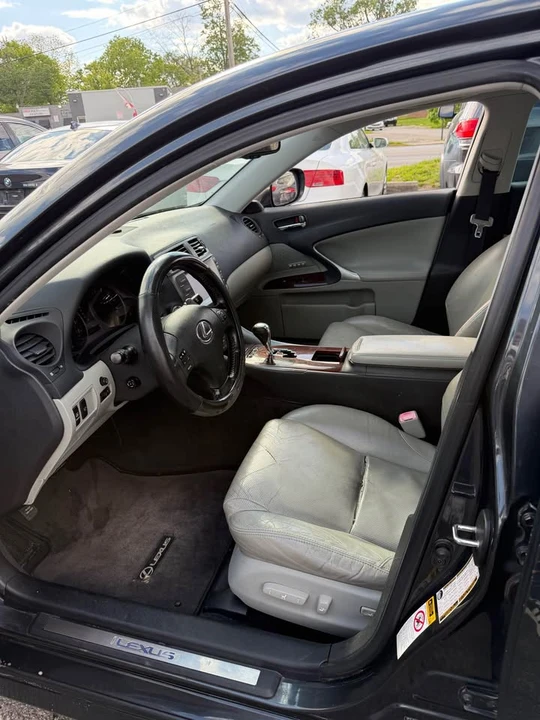 2006 Lexus IS 2nd Gen - Image 5 of 10