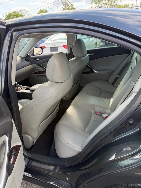 2006 Lexus IS 2nd Gen - Image 6 of 10