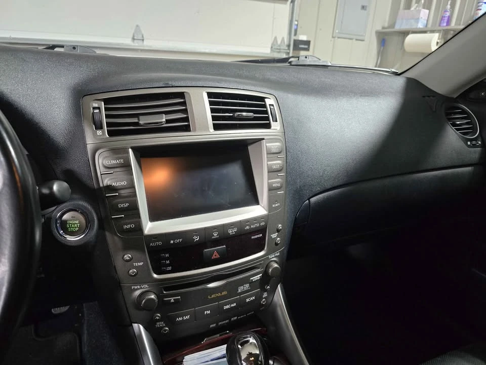 2006 Lexus IS 2nd Gen - Image 9 of 19