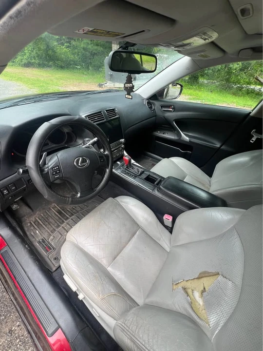 2006 Lexus IS 2nd Gen - Image 11 of 13