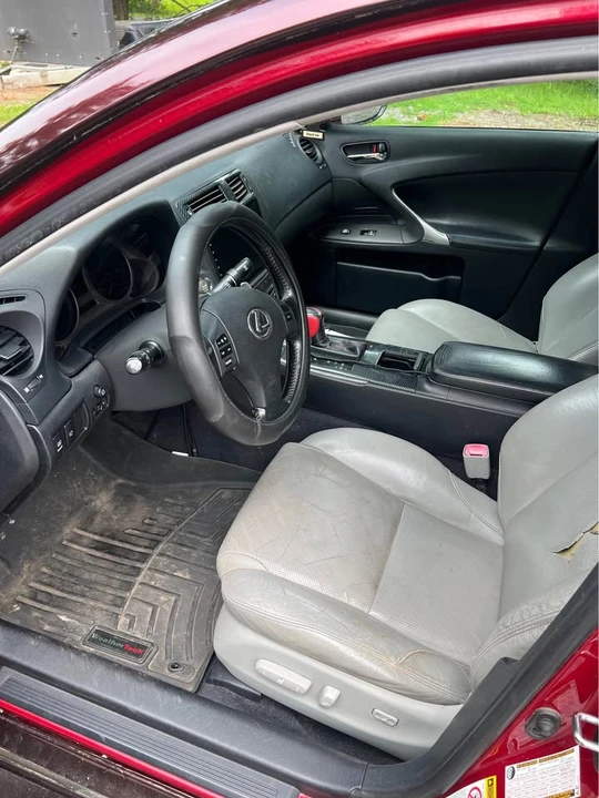 2006 Lexus IS 2nd Gen - Image 9 of 13
