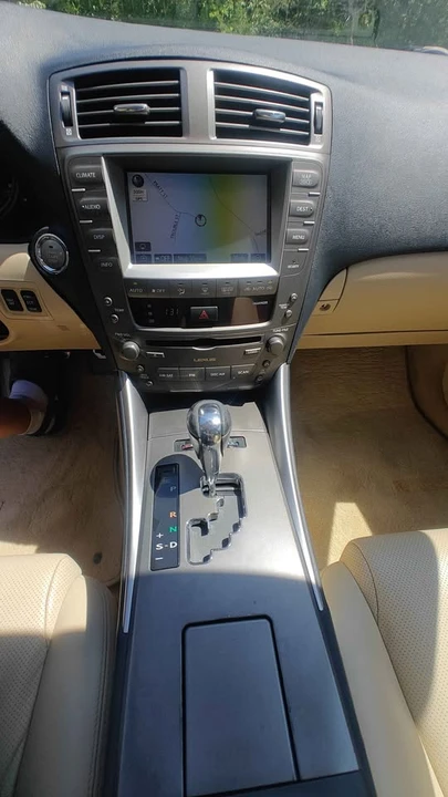 2006 Lexus IS 2nd Gen - Image 13 of 19