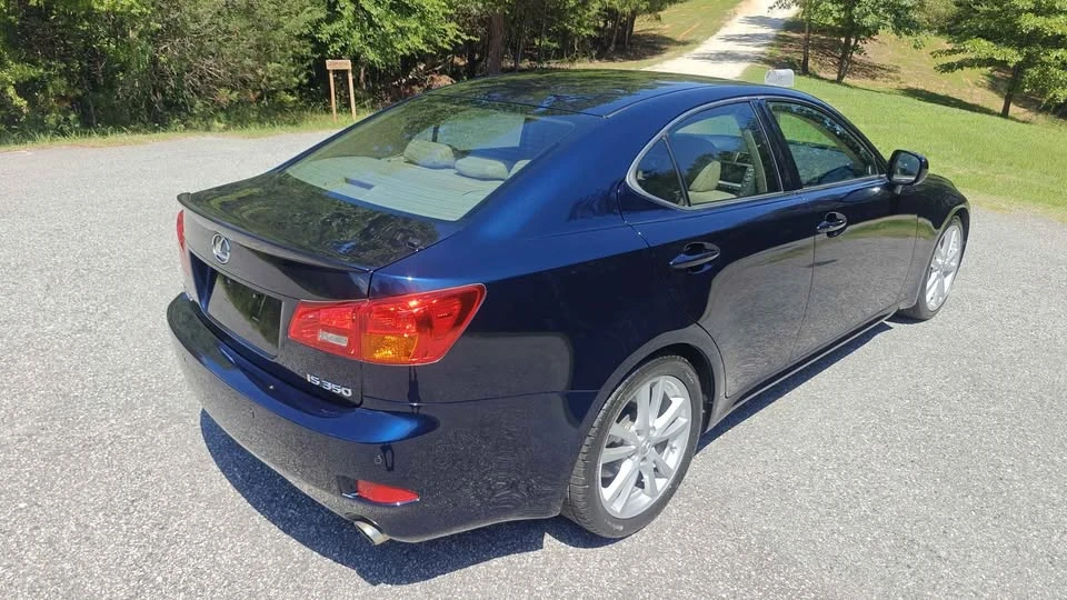 2006 Lexus IS 2nd Gen - Image 16 of 19