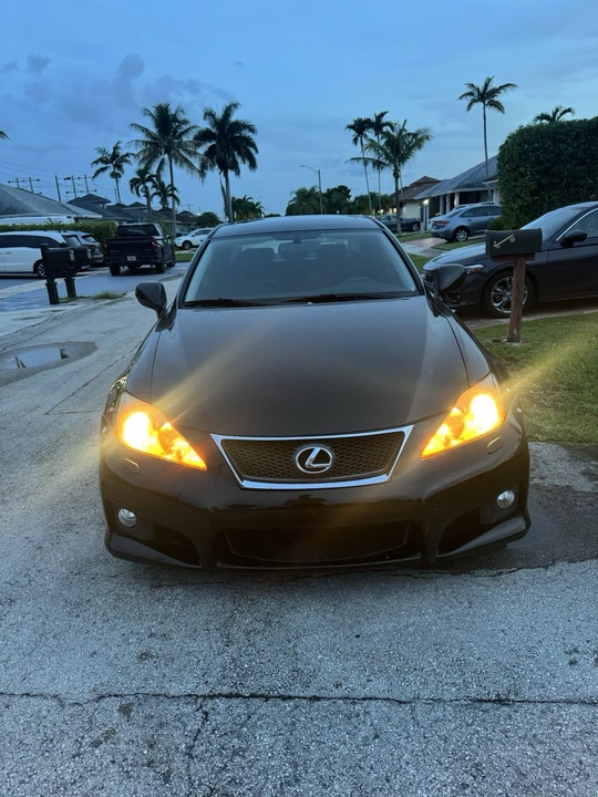 2006 Lexus IS 2nd Gen - Image 2 of 11