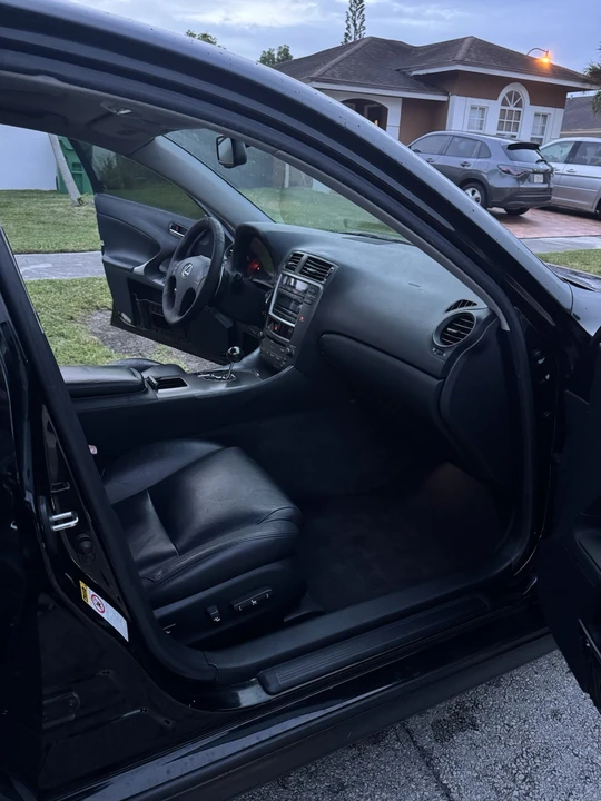 2006 Lexus IS 2nd Gen - Image 5 of 11