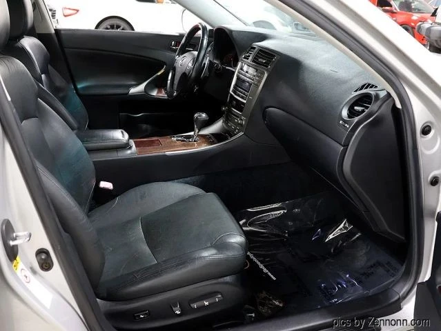 2006 Lexus IS 2nd Gen - Image 28 of 30