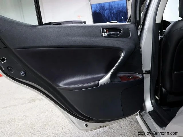 2006 Lexus IS 2nd Gen - Image 22 of 30