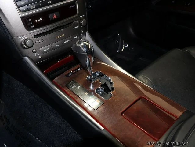 2006 Lexus IS 2nd Gen - Image 19 of 30
