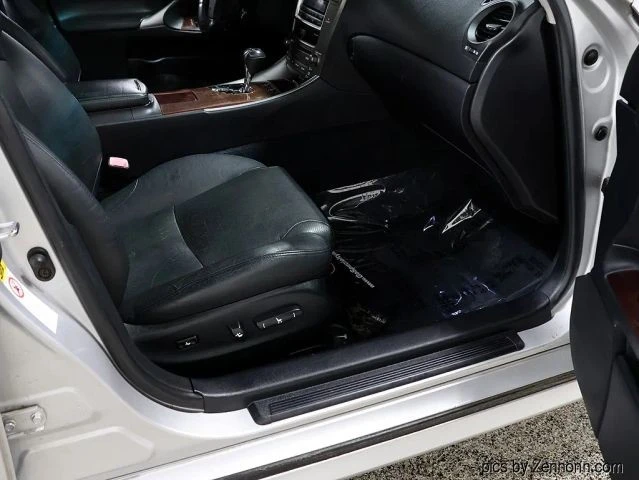 2006 Lexus IS 2nd Gen - Image 29 of 30