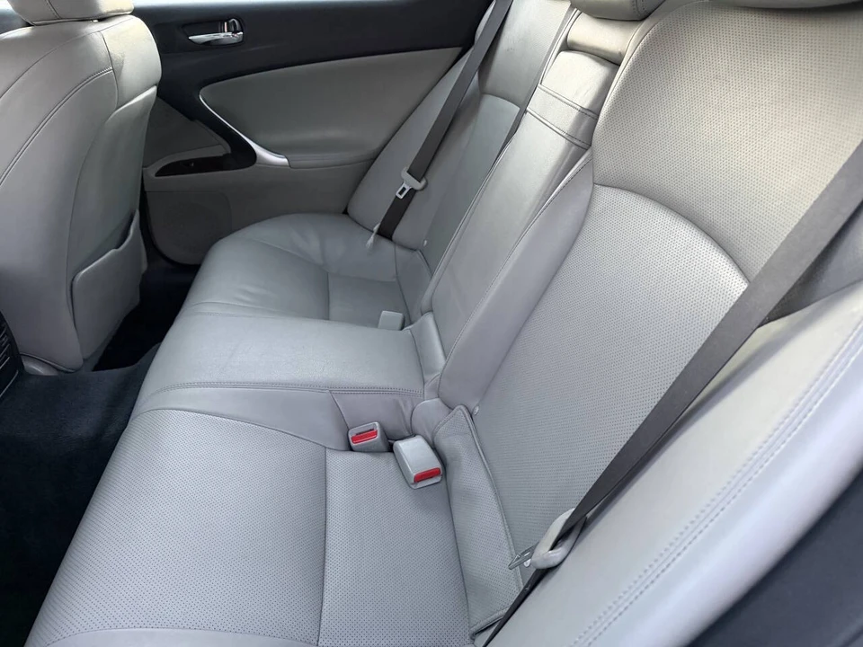 2006 Lexus IS 2nd Gen - Image 9 of 17