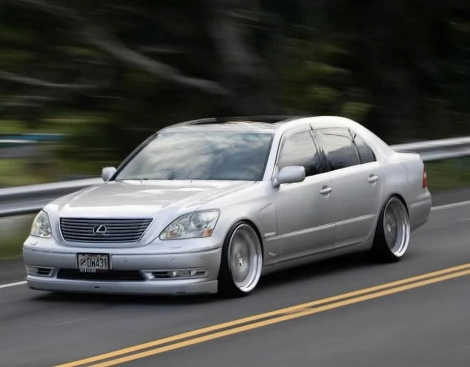 2006 Lexus LS 3rd Gen - Image 2 of 10