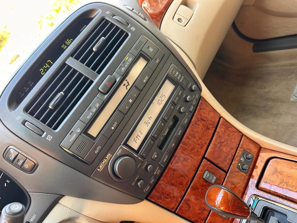 2006 Lexus LS 3rd Gen - Image 16 of 21