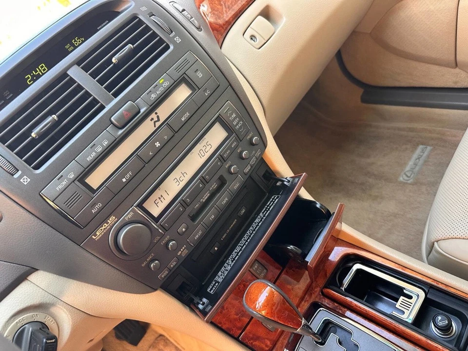 2006 Lexus LS 3rd Gen - Image 19 of 21