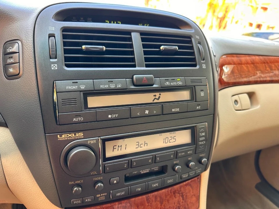 2006 Lexus LS 3rd Gen - Image 17 of 21