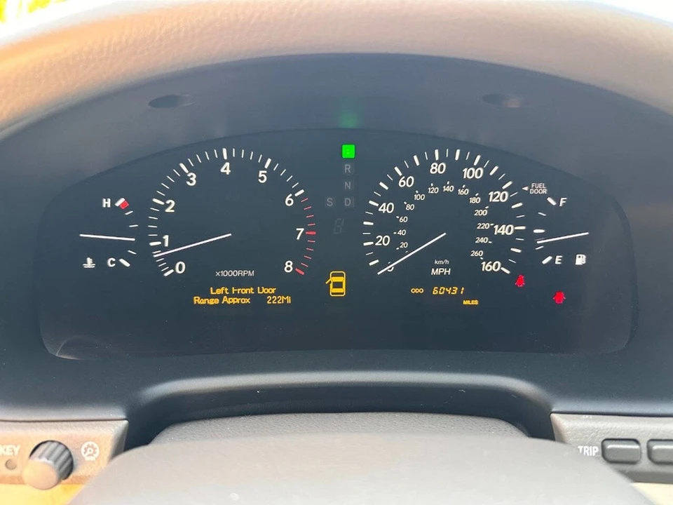 2006 Lexus LS 3rd Gen - Image 15 of 21