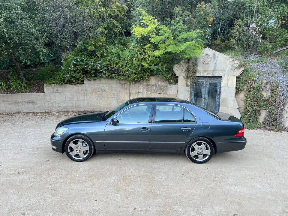 2006 Lexus LS 3rd Gen - Image 11 of 31