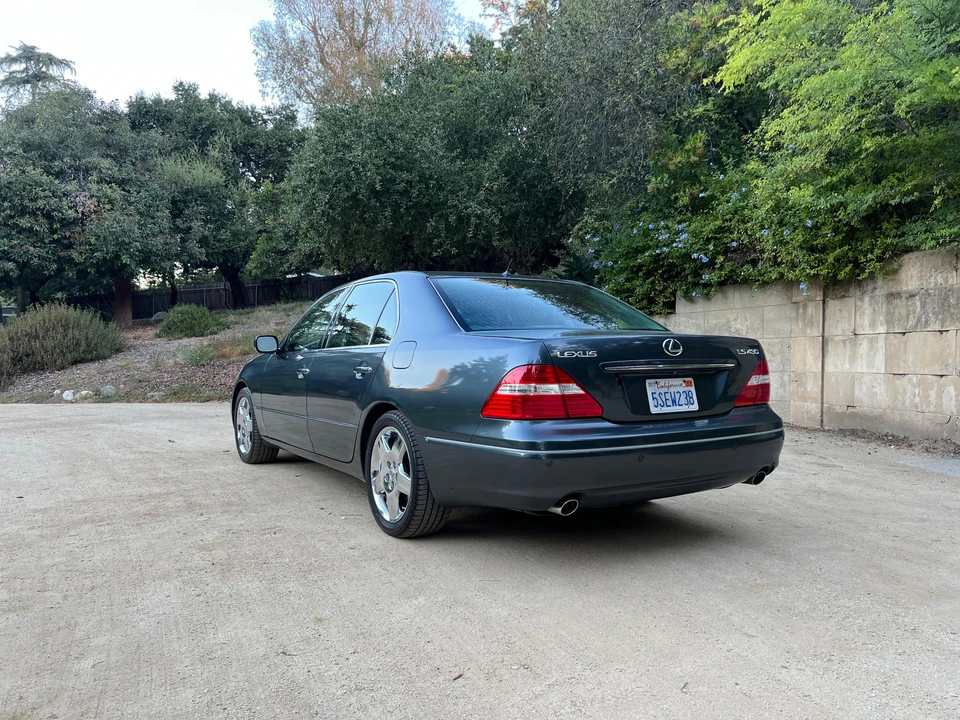 2006 Lexus LS 3rd Gen - Image 13 of 31