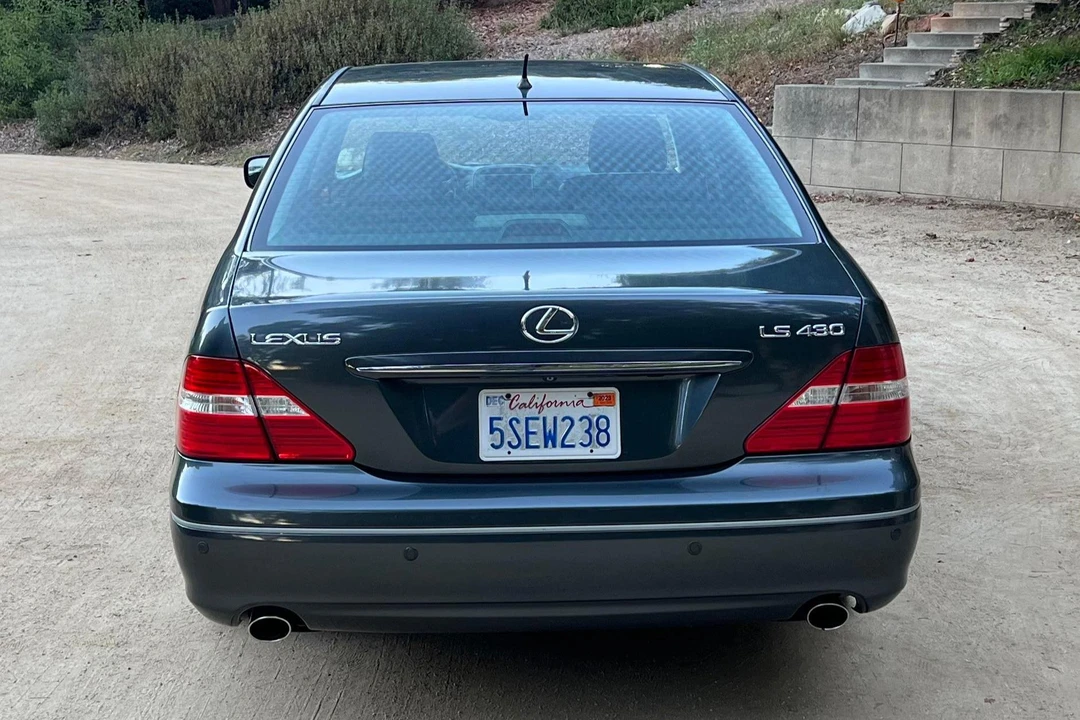 2006 Lexus LS 3rd Gen - Image 5 of 31