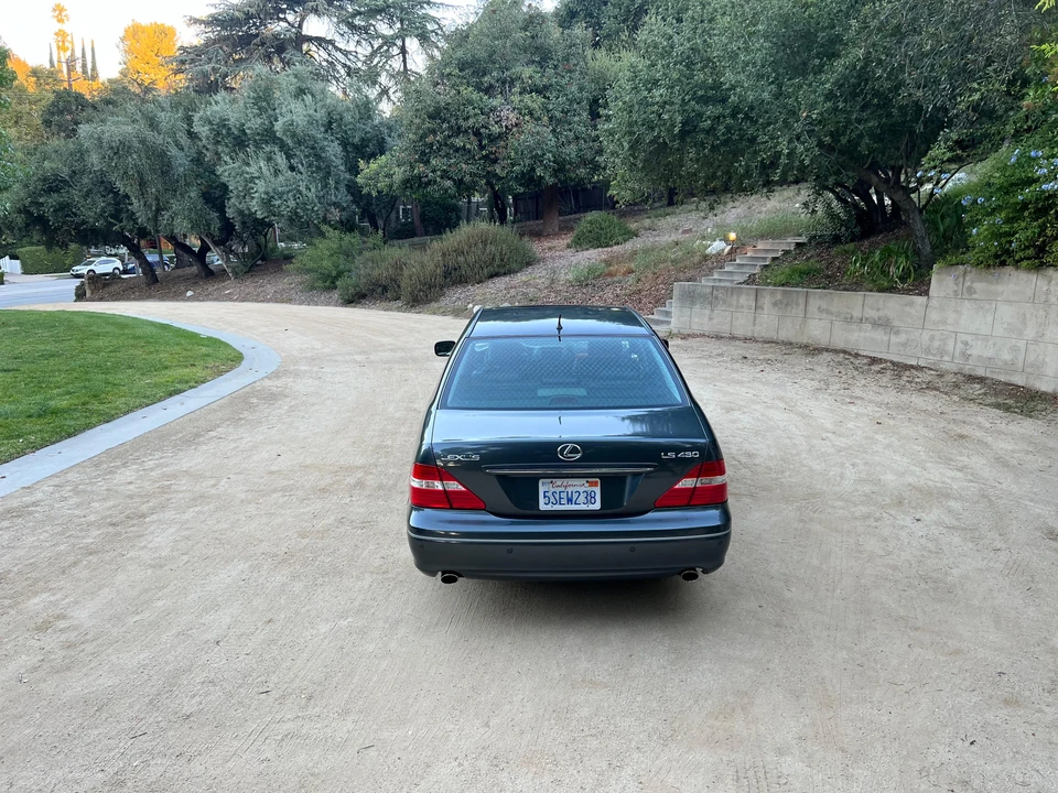 2006 Lexus LS 3rd Gen - Image 15 of 31