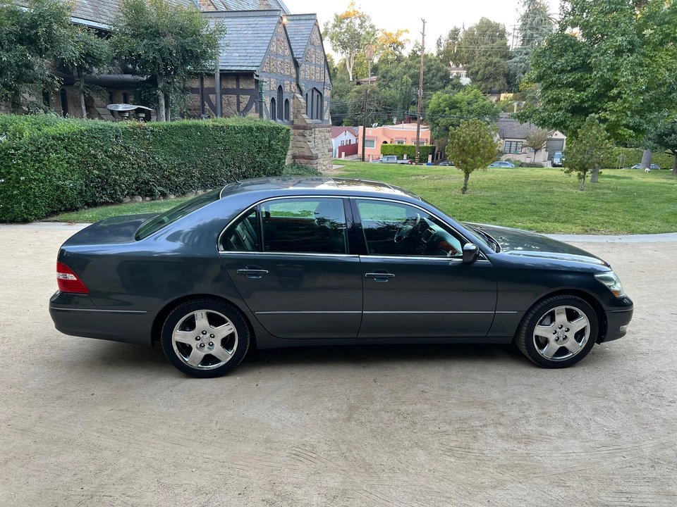 2006 Lexus LS 3rd Gen - Image 19 of 31
