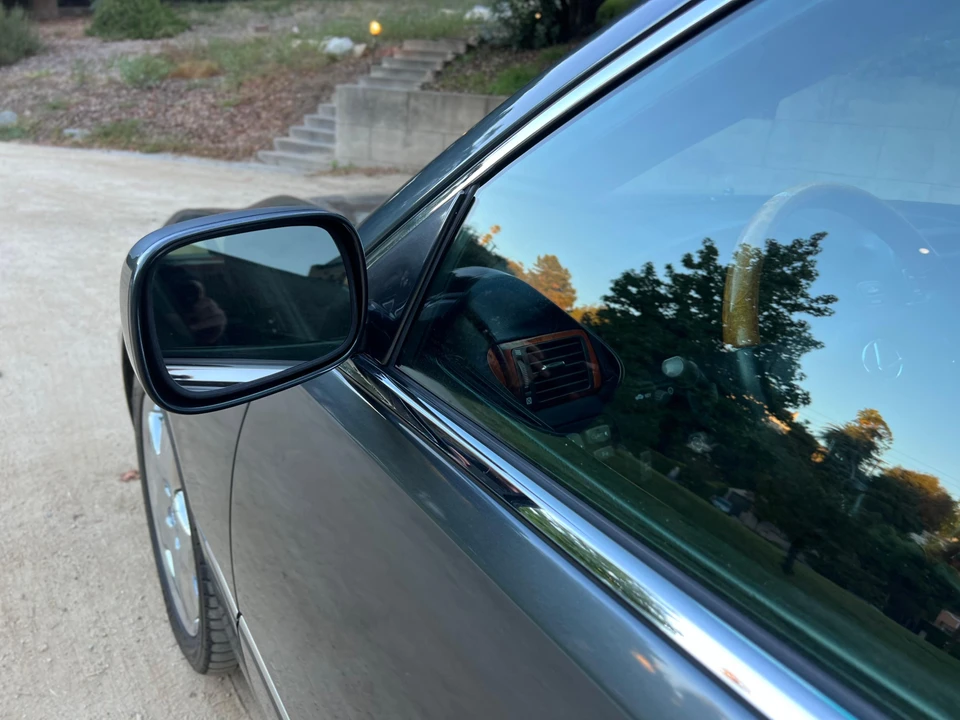 2006 Lexus LS 3rd Gen - Image 28 of 31