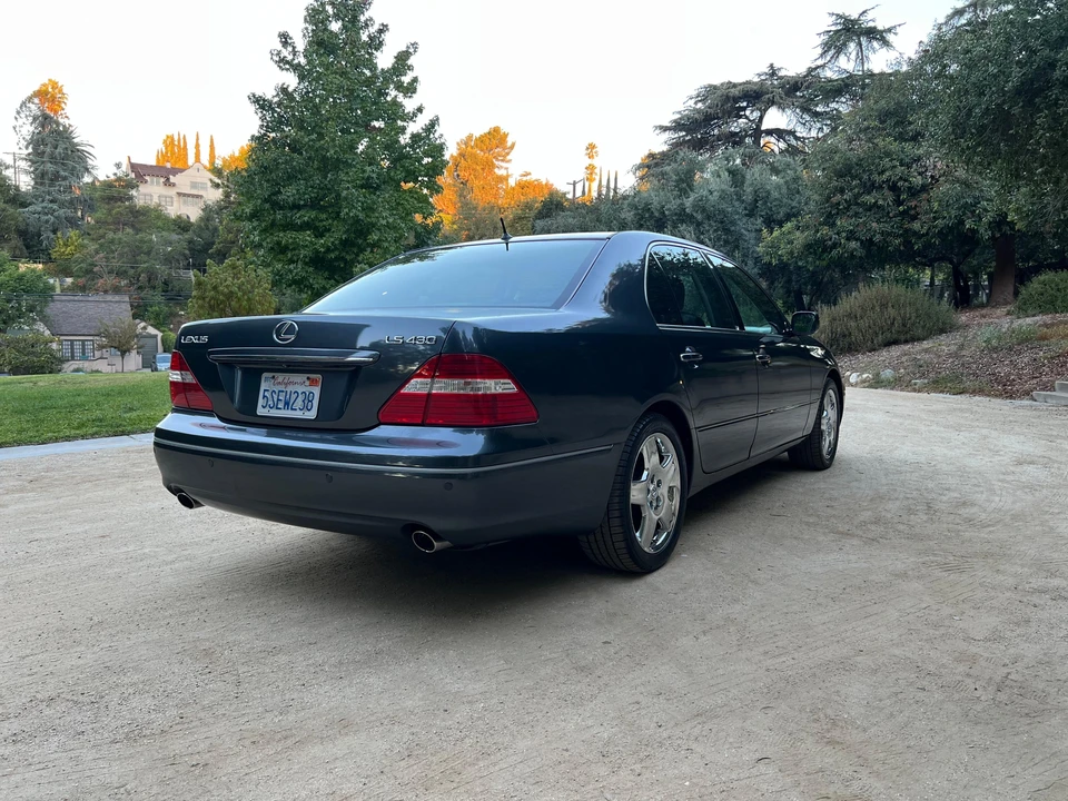 2006 Lexus LS 3rd Gen - Image 18 of 31