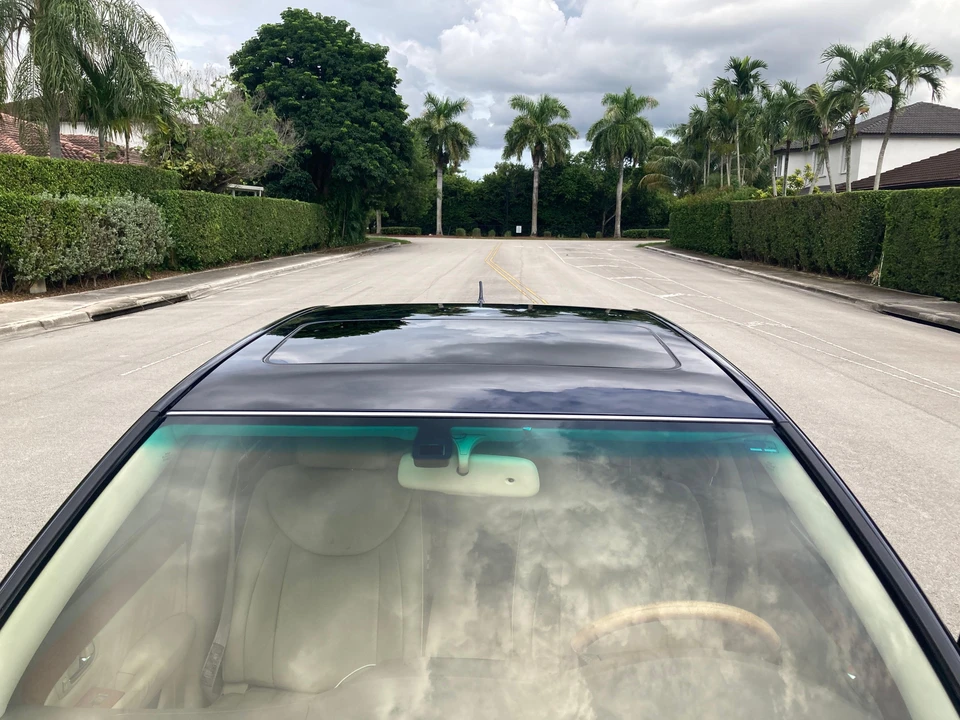 2006 Lexus LS 3rd Gen - Image 22 of 31