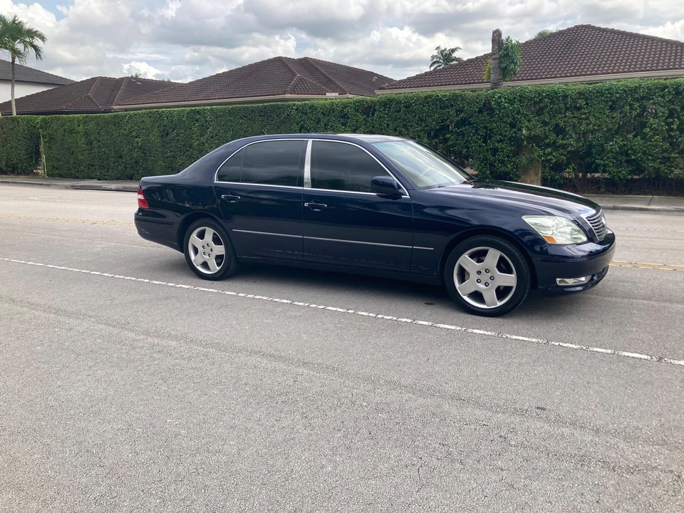 2006 Lexus LS 3rd Gen - Image 14 of 31