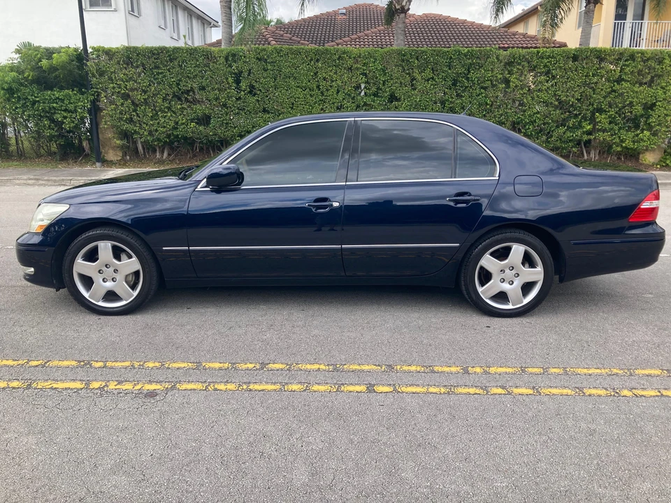 2006 Lexus LS 3rd Gen - Image 9 of 31