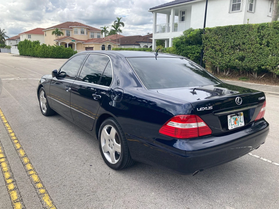 2006 Lexus LS 3rd Gen - Image 12 of 31
