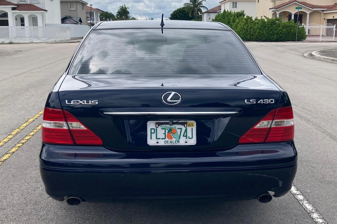 2006 Lexus LS 3rd Gen - Image 5 of 31