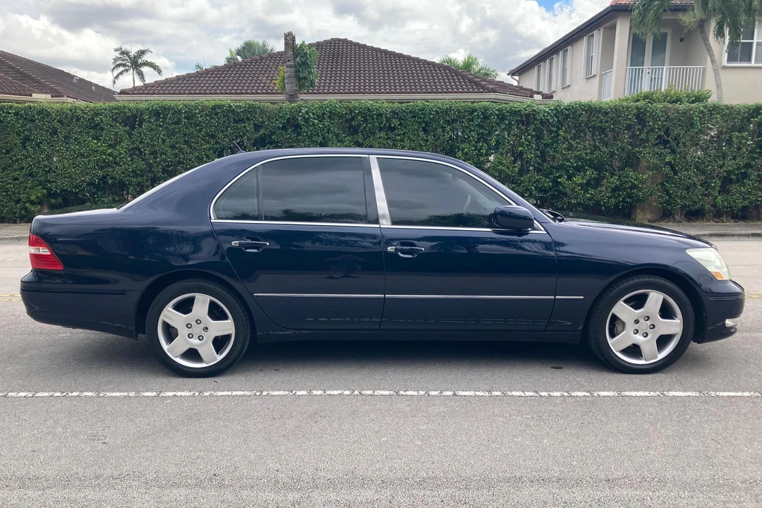 2006 Lexus LS 3rd Gen - Image 3 of 31