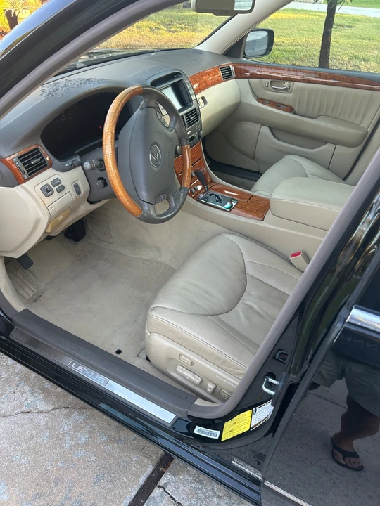 2006 Lexus LS 3rd Gen - Image 14 of 20