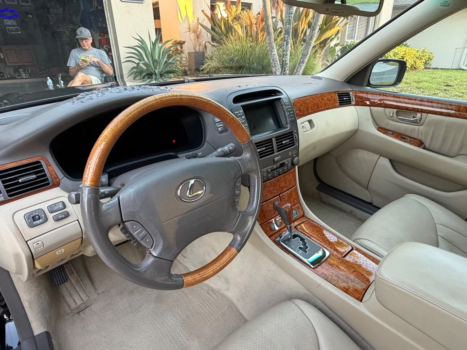 2006 Lexus LS 3rd Gen - Image 2 of 20