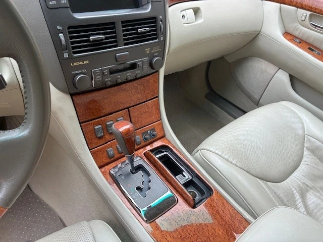 2006 Lexus LS 3rd Gen - Image 12 of 28