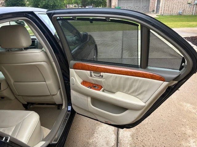 2006 Lexus LS 3rd Gen - Image 16 of 28