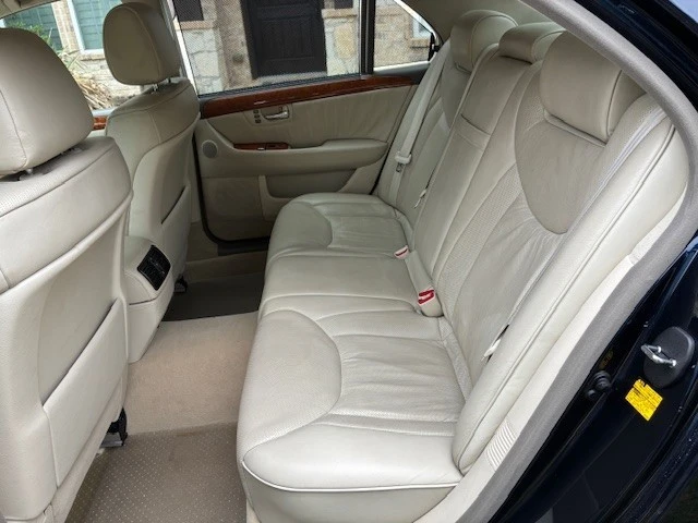 2006 Lexus LS 3rd Gen - Image 10 of 28