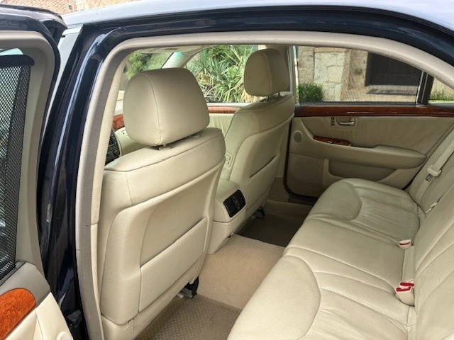 2006 Lexus LS 3rd Gen - Image 11 of 28