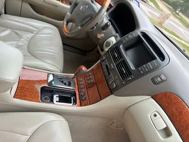 2006 Lexus LS 3rd Gen - Image 20 of 28