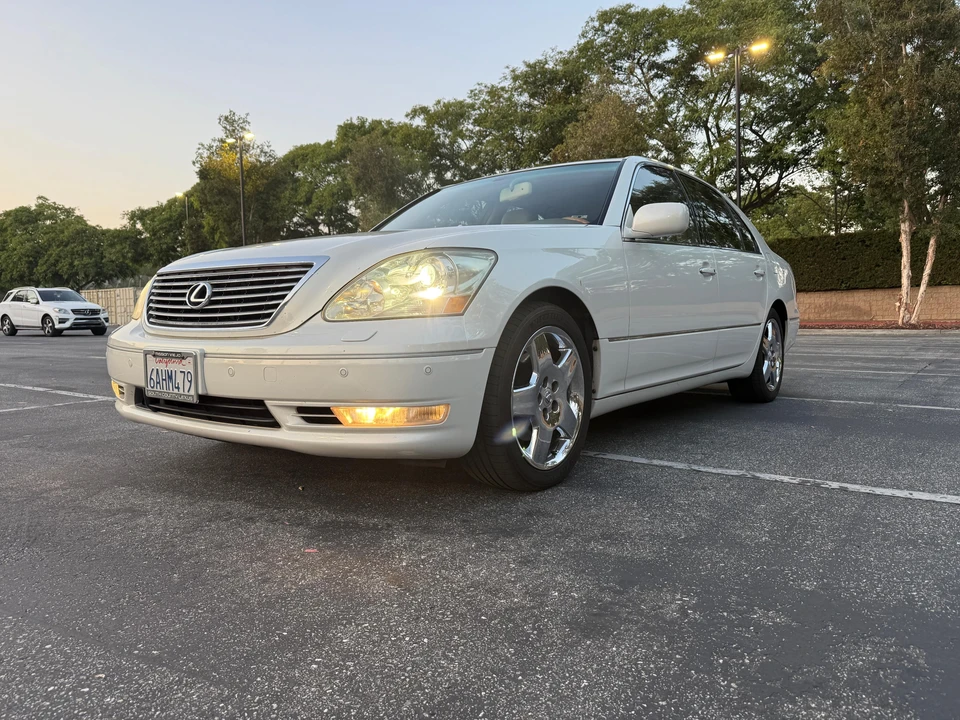 2006 Lexus LS 3rd Gen - Image 9 of 31