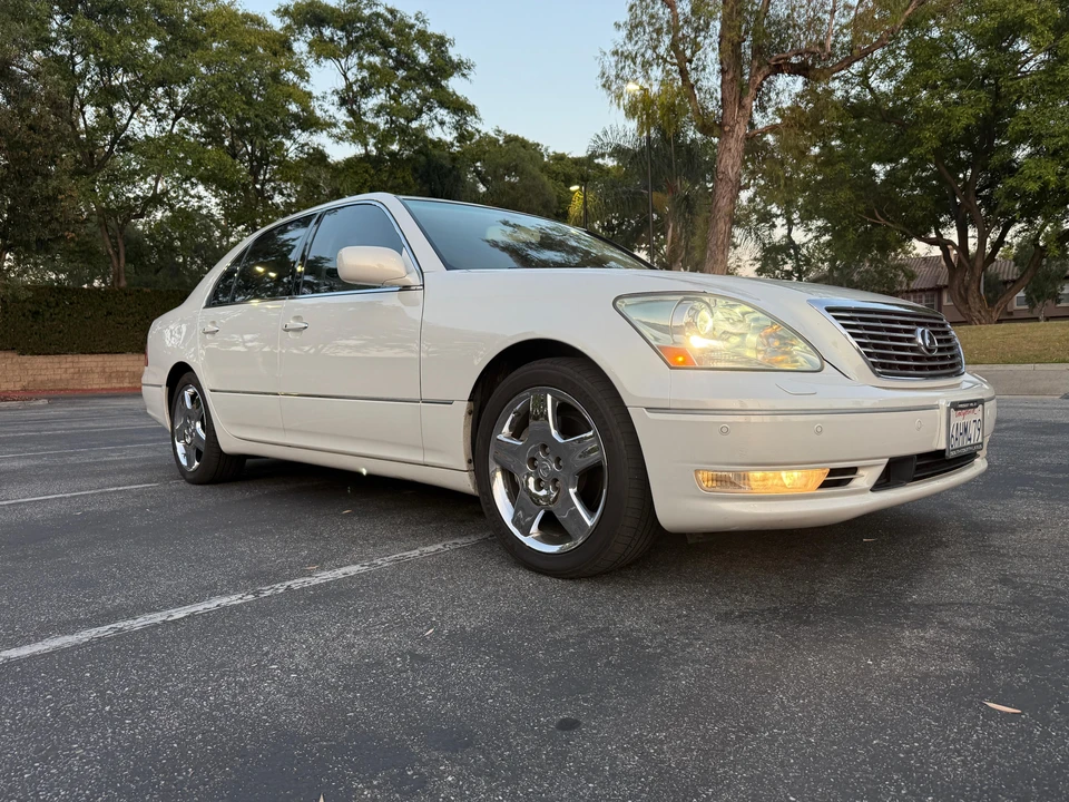2006 Lexus LS 3rd Gen - Image 22 of 31