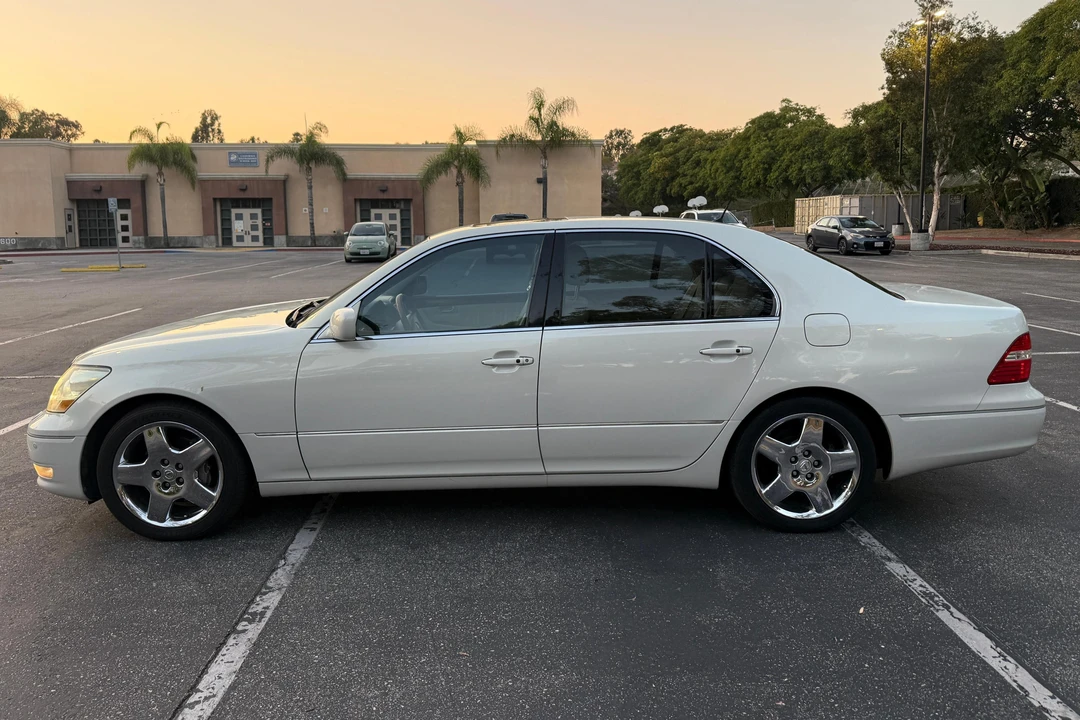 2006 Lexus LS 3rd Gen - Image 3 of 31